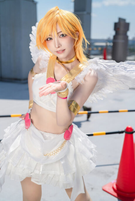 图片[4]-金色风暴席卷Comiket 106！美里千明破次元演绎《吊带袜天使》潘迪-cos图咖