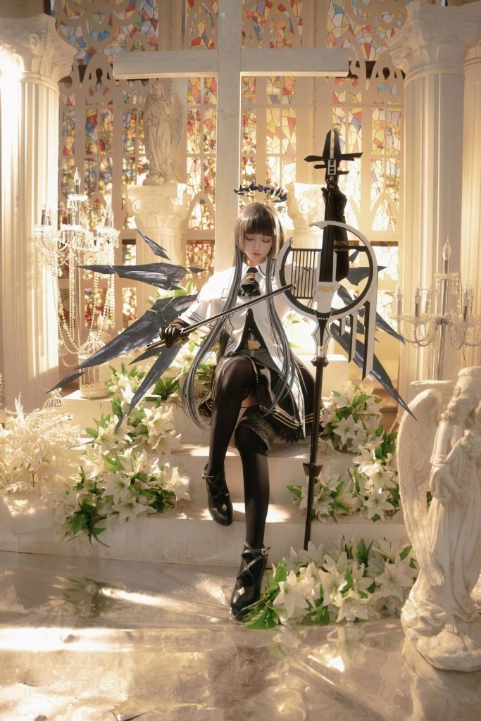 图片[3]-羽生三未神级还原《明日方舟》阿尔图罗，优雅术士引爆视觉盛宴！-cos图咖