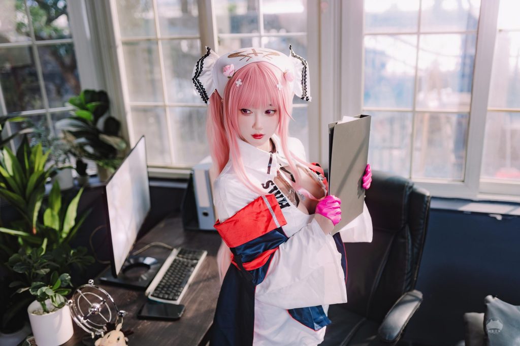 图片[1]-羽生三未神级演绎碧蓝航线英仙座，护士造型治愈力MAX引爆全网！-cos图咖