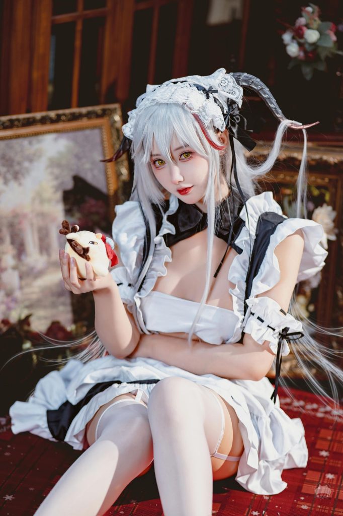 图片[2]-羽生三未神级还原碧蓝航线欧根亲王，女仆造型引爆全网热潮！-cos图咖