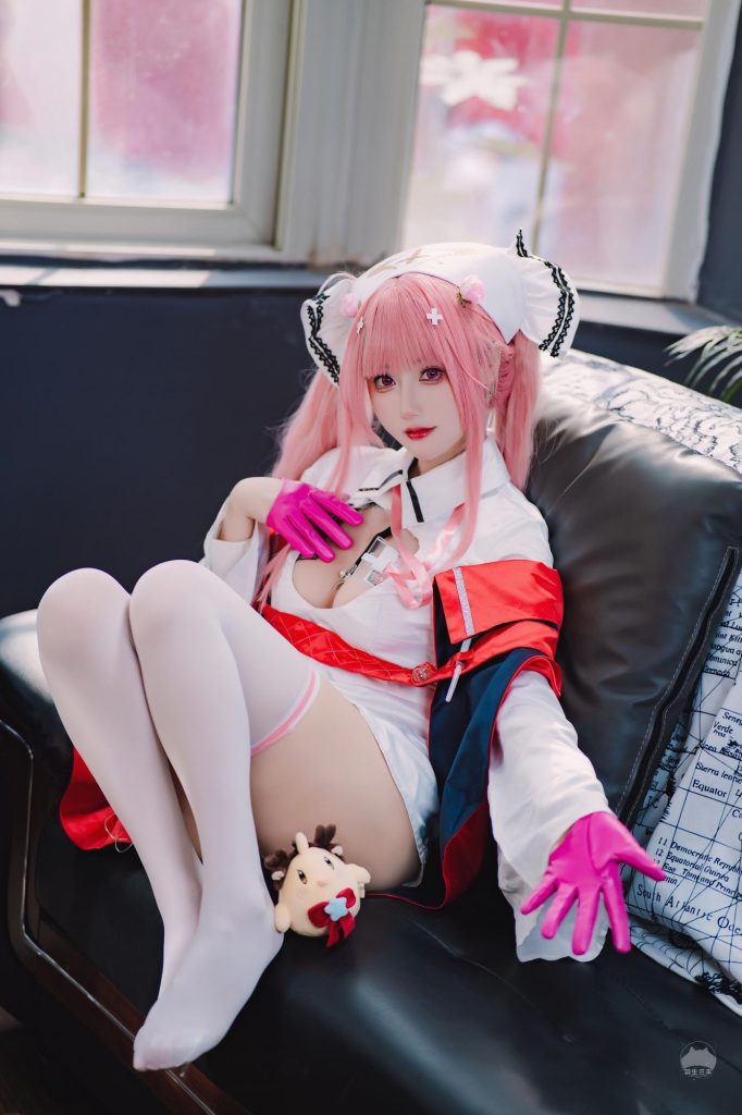 图片[3]-羽生三未神级演绎碧蓝航线英仙座，护士造型治愈力MAX引爆全网！-cos图咖