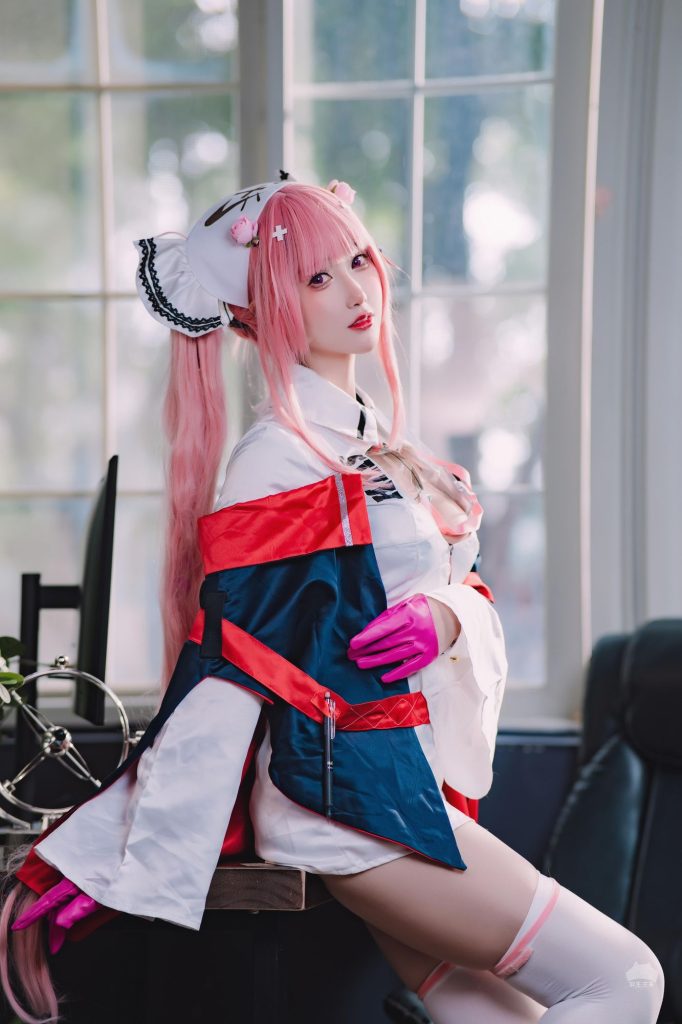 图片[5]-羽生三未神级演绎碧蓝航线英仙座，护士造型治愈力MAX引爆全网！-cos图咖