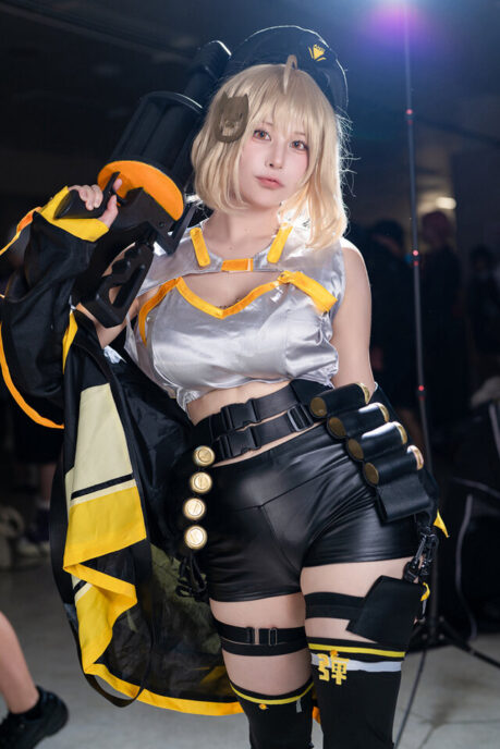 图片[1]-战力爆表又性感撩人！Nagisha神还原《妮姬》阿妮斯燃爆池袋同人展-cos图咖