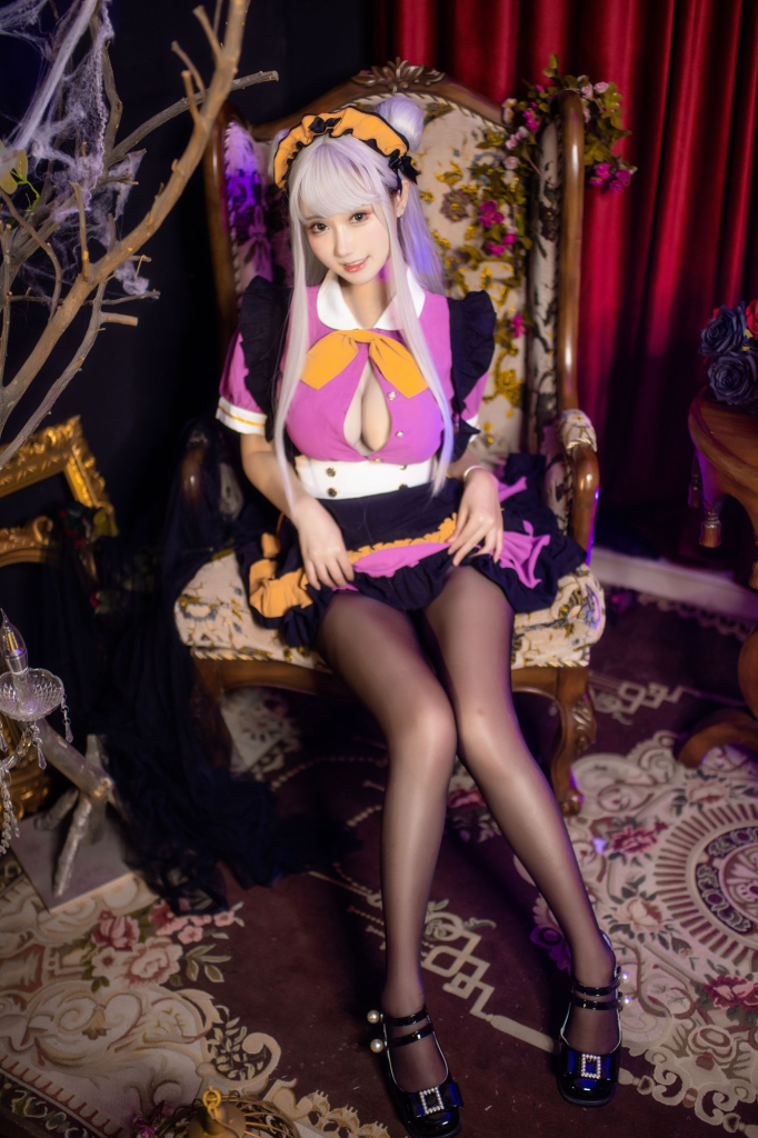 图片[2]-魔法女仆降临！羽生三未万圣节原创COS引爆视觉盛宴，丝袜造型惊艳全网-cos图咖
