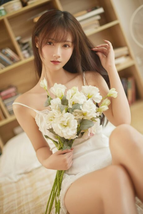 图片[2]-羽生三未日系睡裙COS，慵懒性感风席卷全网-cos图咖