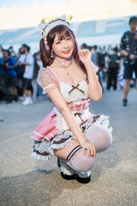 图片[2]-甜度超标！HeleneKairin猫耳女仆COS引爆漫展，俏皮眼神秒杀全场-cos图咖