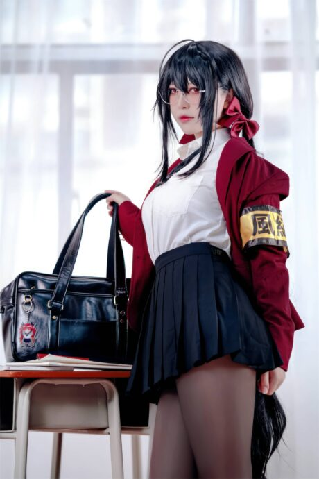 图片[2]-纪律与诱惑：半半子重塑风纪委员大凤，演绎禁欲系反差美学-cos图咖