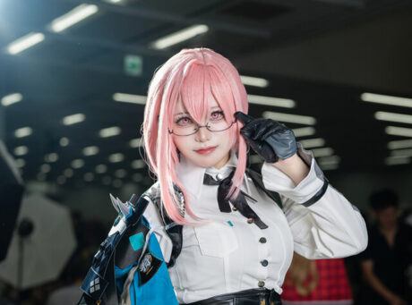 绝对理性的魅力：Sabi錆化身绝区零月城柳，以秩序核心定义冷艳巅峰-cos图咖