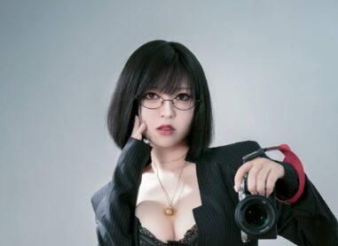 办公室女神降临！半半子神级演绎上司OL，职场性感风引爆全网-cos图咖