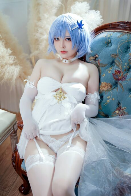 图片[2]-冰雪女神降临！半半子神级演绎《碧蓝航线》恰巴耶夫，白骑兵礼裙惊艳四座-cos图咖