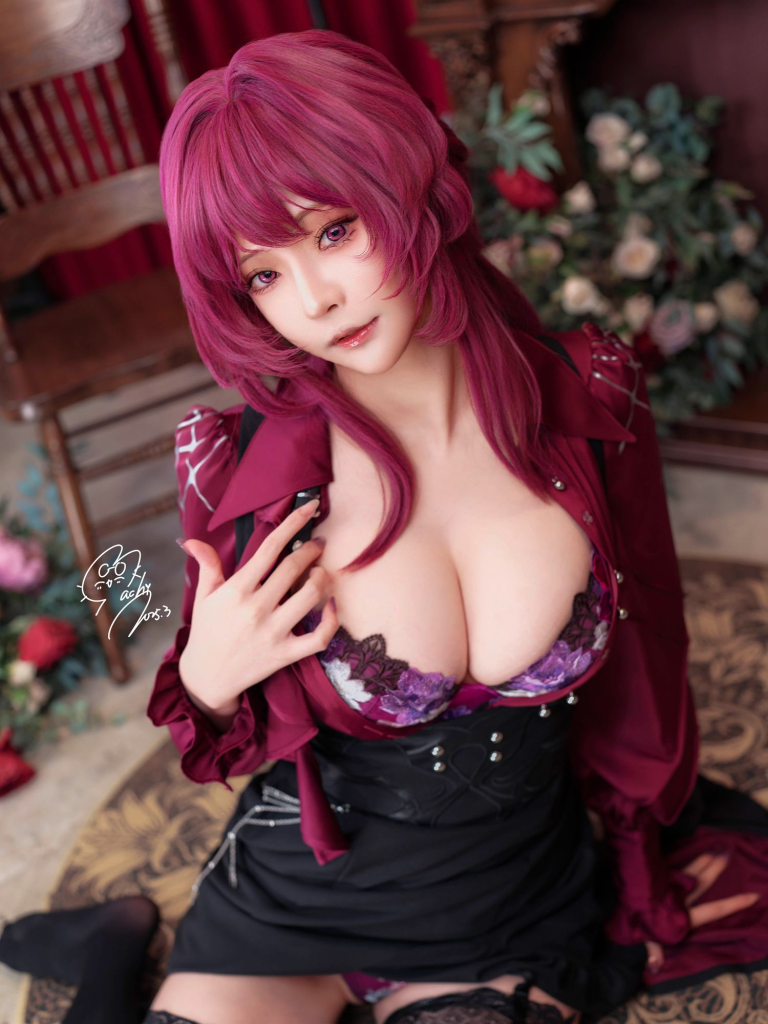 图片[5]-优雅即武器：Machi馬吉化身卡芙卡，以致命魅力布下星核迷局-cos图咖