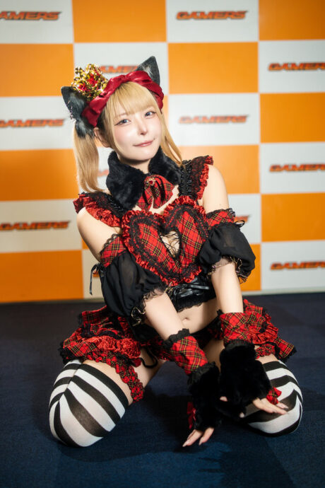 图片[4]-致命萌力觉醒！秋叶原红色格纹猫耳女仆COS引爆宅文化新浪潮-cos图咖
