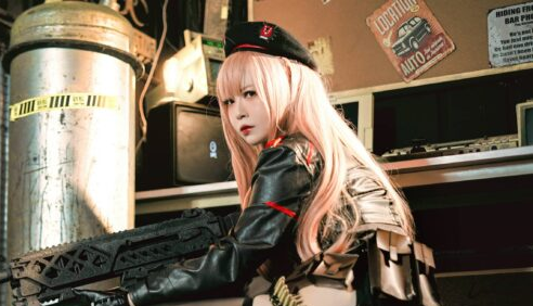 BANBANKO半半子演绎拉毗:冷冽战场玫瑰,绝对领域再现!-cos图咖