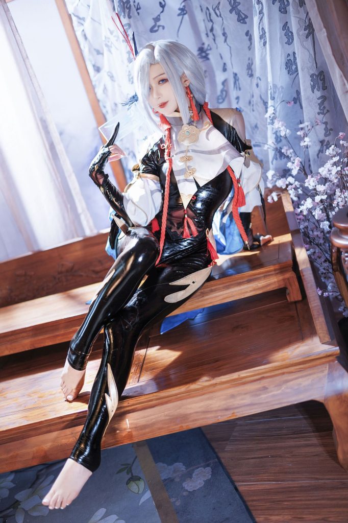 图片[6]-璃月仙颜降临！封疆疆v化身申鹤，以清冷之姿诠释致命吸引力-cos图咖