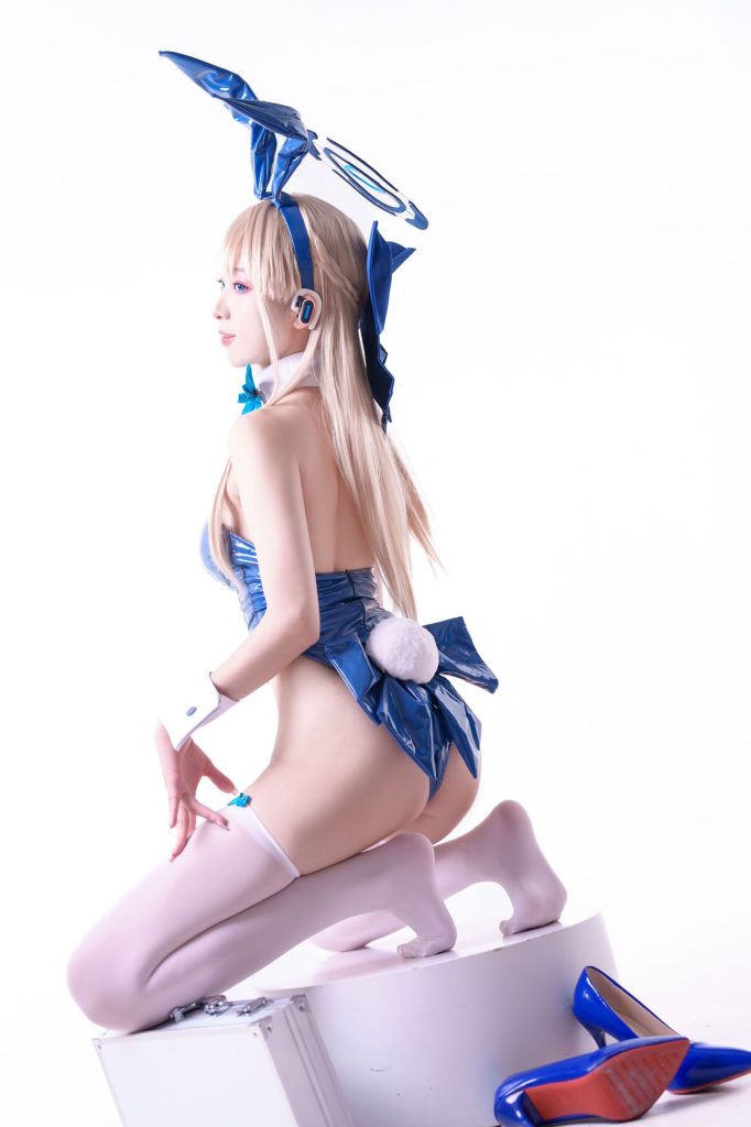 图片[2]-特工魅兔！封疆疆v兔女郎飞鸟马时COS，以赛博美学引爆绝对领域-cos图咖