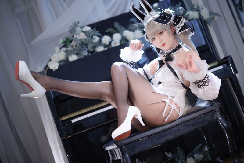 魅影双面！封疆疆v兔女郎可畏COS，演绎皇家禁欲与致命诱惑-cos图咖