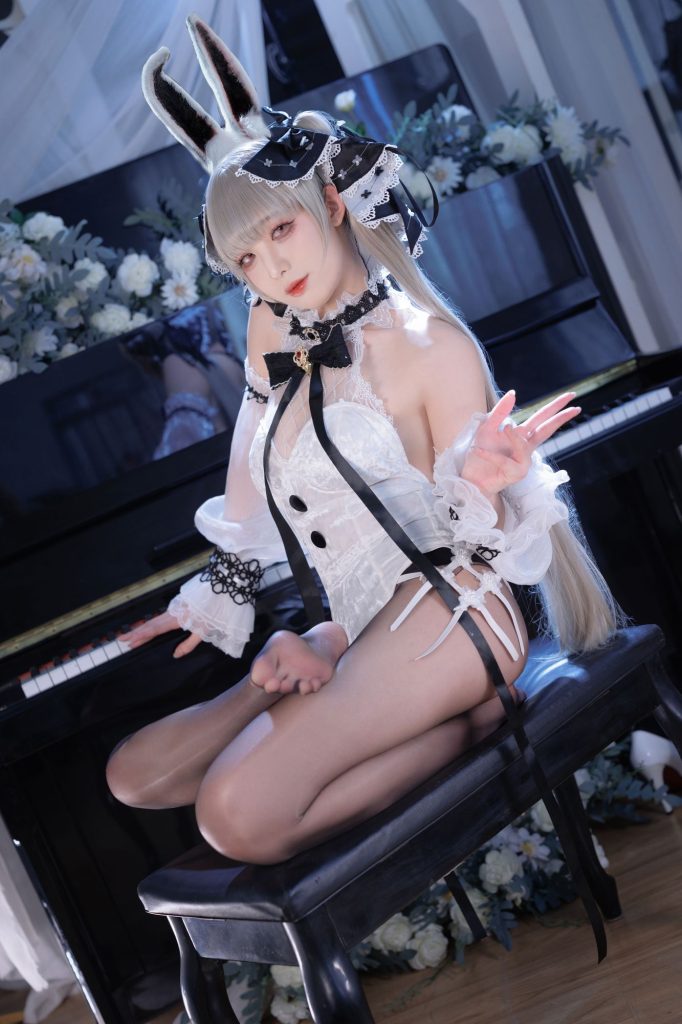 图片[2]-魅影双面！封疆疆v兔女郎可畏COS，演绎皇家禁欲与致命诱惑-cos图咖