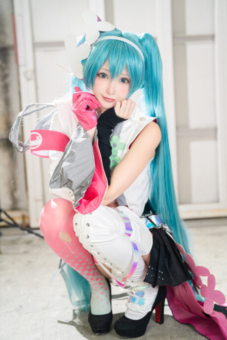 图片[3]-极速未来！NanaPink赛车初音COS引爆池袋万圣夜-cos图咖