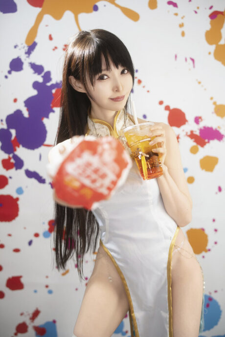 图片[2]-格斗女王破次元！Mayuron化身春丽，引爆街头汉堡跨界风暴-cos图咖