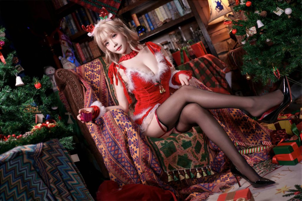 图片[1]-冬日幻梦：抱走莫子a化身圣诞麋鹿，点亮童话奇遇-cos图咖