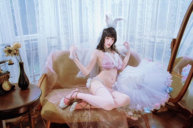 梦境降临：桜桃喵花嫁兔的柔光叙事-cos图咖