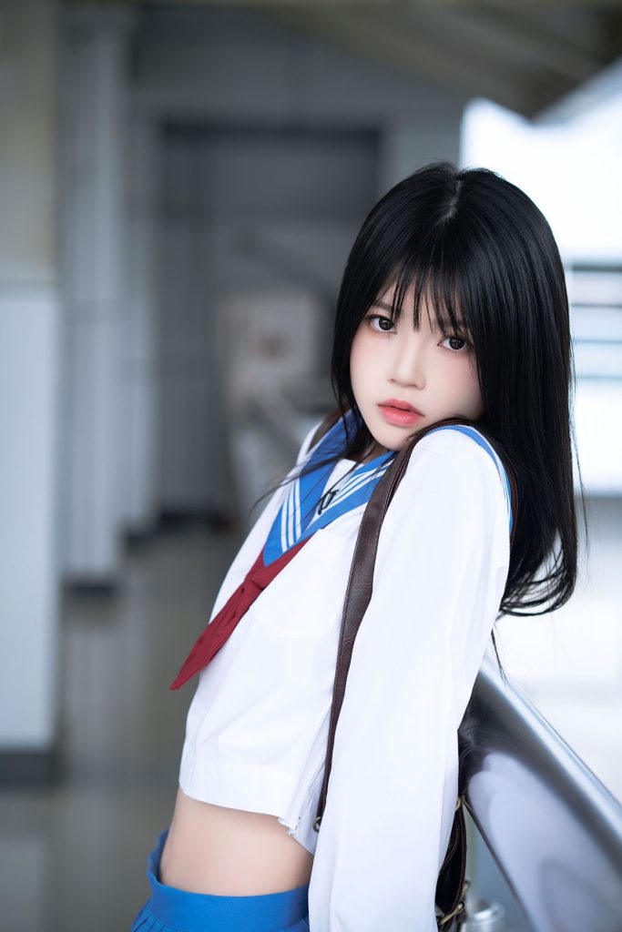 图片[2]-青春通勤物语：桜桃喵地铁JK的日常叙事-cos图咖