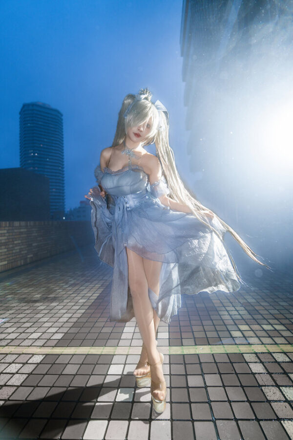 图片[2]-雨幕霓裳：Hiyokko化身灰姑娘，于池袋夜雨中翩然起舞-cos图咖
