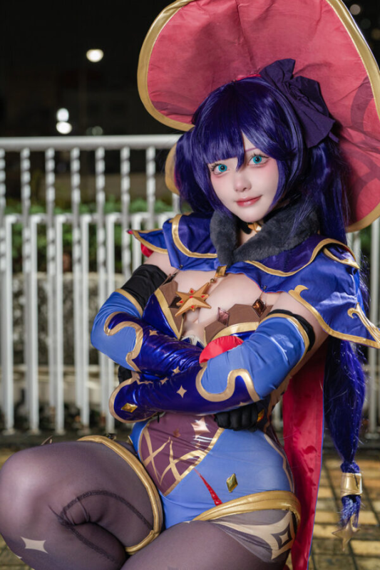 星夜占卜师：阿古Ako莫娜COS，神秘与性感的完美交汇-cos图咖