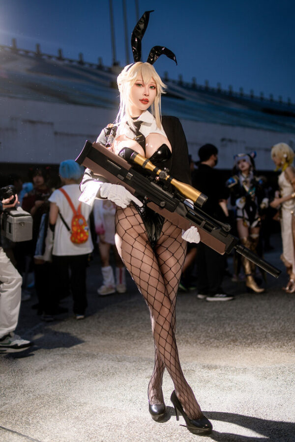 图片[2]-暗夜魅影指令：餓小璇miu爱德诠释特工美学-cos图咖