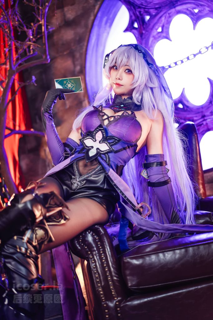 图片[3]-命运占卜者的优雅降临：蜜汁猫裘黑天鹅演绎神秘美学-cos图咖