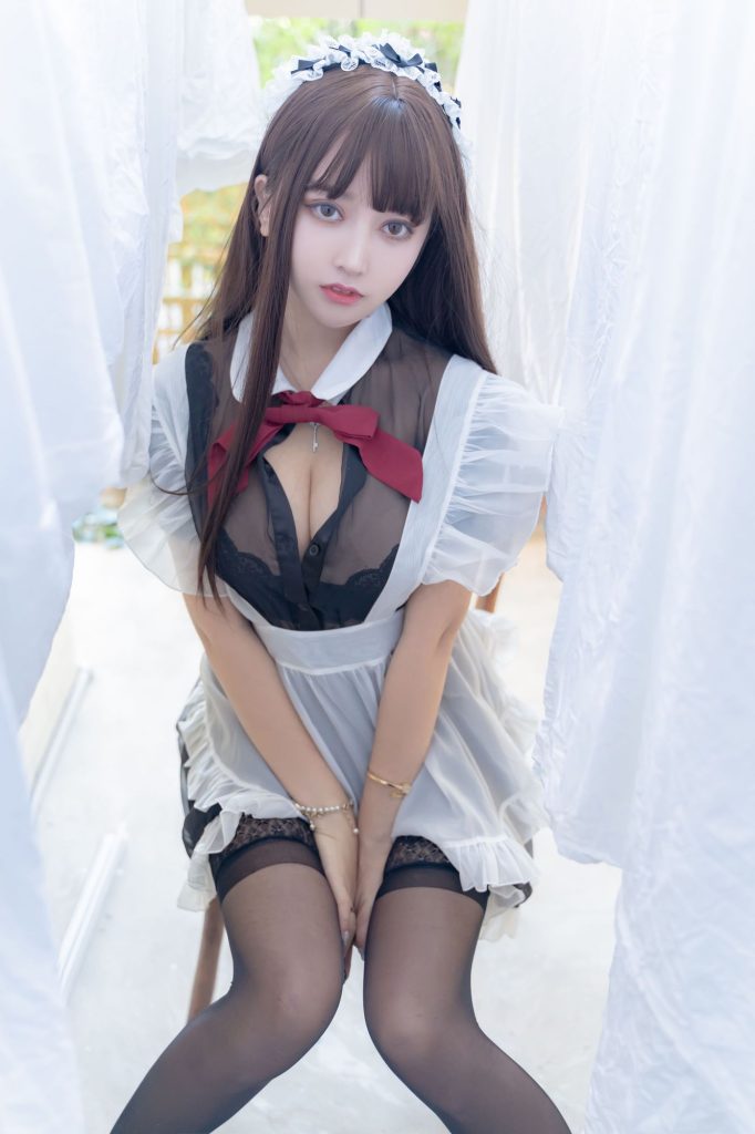 图片[3]-过期米线线喵透明女仆COS：演绎优雅与性感的视觉平衡-cos图咖