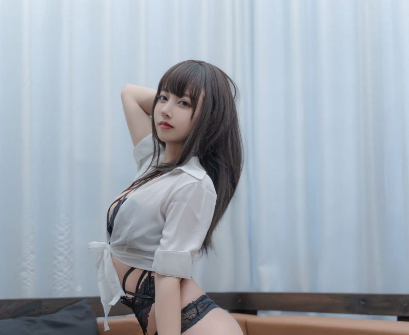 过期米线线喵OL女郎COS：演绎职场新人的自信与优雅-cos图咖