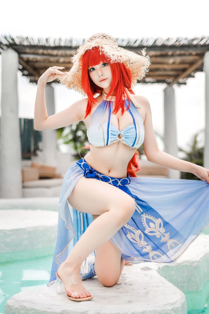图片[4]-夏日波光里的俏皮精灵：蜜汁猫裘妮露泳装演绎轻盈美学-cos图咖