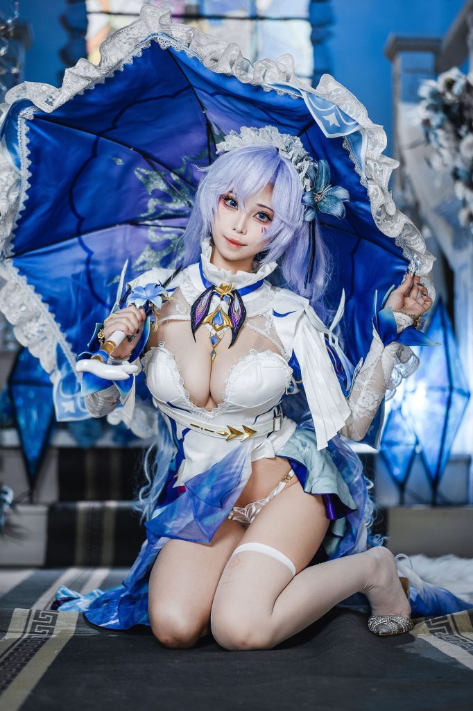 图片[4]-冷感张力与优雅曲线：蜜汁猫裘坎特蕾拉演绎鸣潮魔法美学-cos图咖