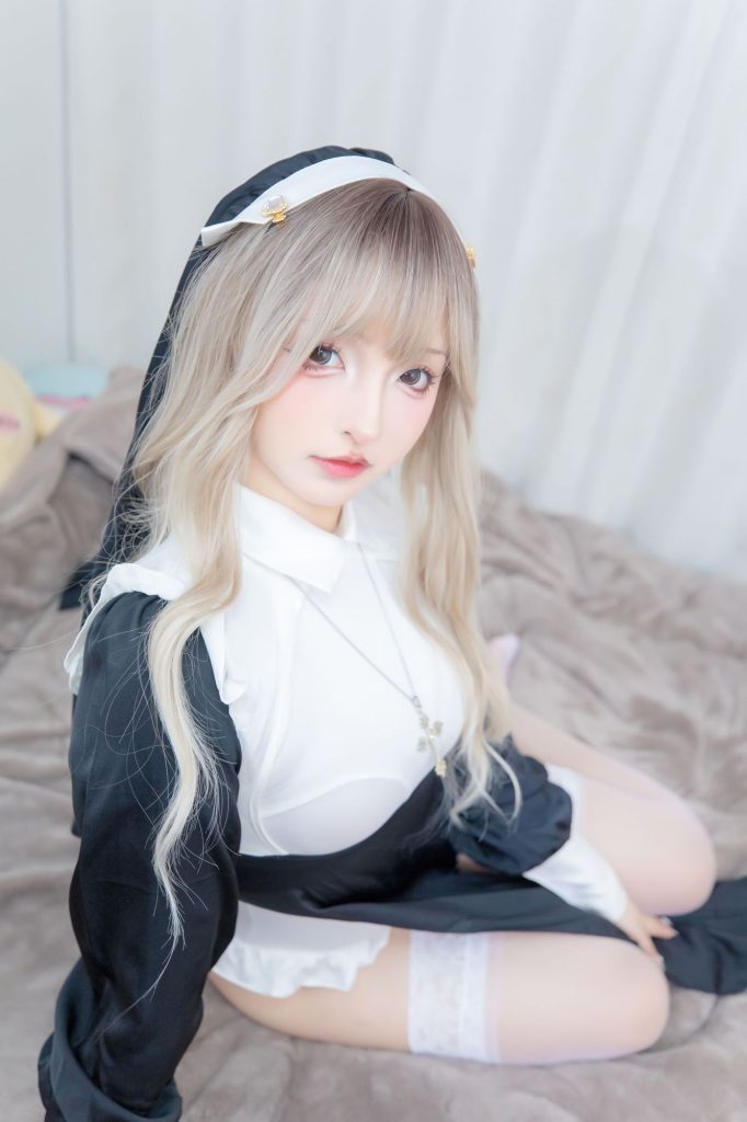 图片[3]-当神圣遇见枪火：神楽坂真冬战斗修女的优雅危险-cos图咖