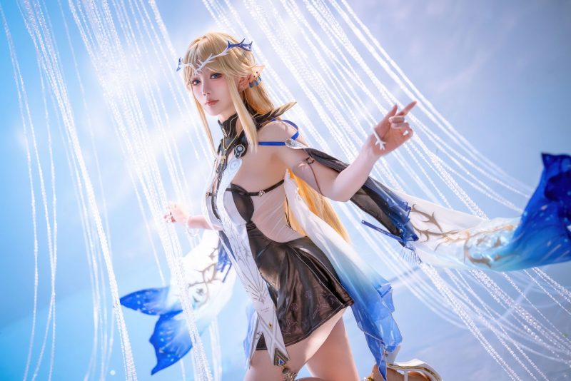 光影间的优雅叙事：星之迟迟演绎卡提希娅的灵动之美-cos图咖