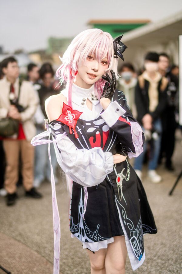 图片[3]-浅粉微光中的战场舞者：月海月音长夜月FF46惊艳瞬间-cos图咖