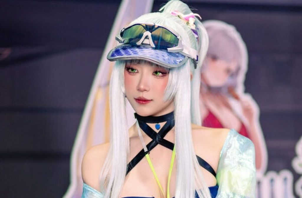 图片[1]-海风中的未来邀约：凌晨lingchen可露凯泳装登陆电玩展-cos图咖