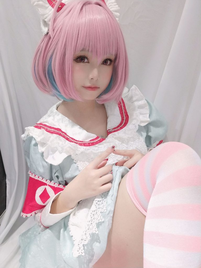 图片[3]-女仆舞台上的俏皮偶像：蜜汁猫裘梦见璃亚梦演绎甜美温婉-cos图咖