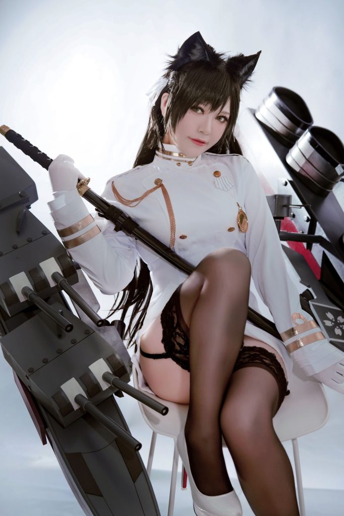 图片[2]-白色军装下的温柔掌控：BANBANKO半半子爱宕的冷感压迫美学-cos图咖