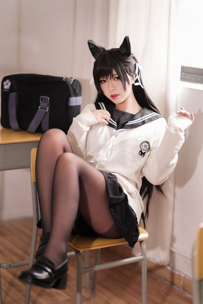 图片[4]-课桌旁的温柔统治：BANBANKO半半子爱宕的学园控场术-cos图咖