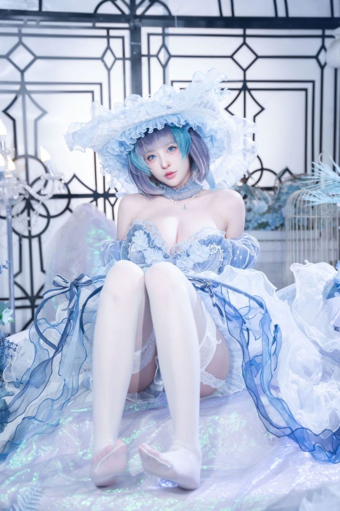 图片[3]-蓝白薄雾中的猫系梦境：清水由乃柴郡废稿礼服的温柔叙事-cos图咖