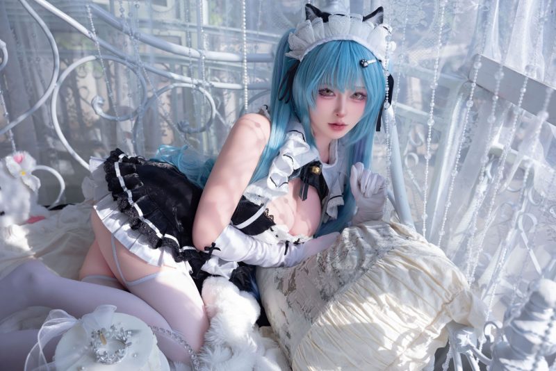 嘴硬心软的女仆法则：清水由乃普利瓦蒂的冷感优雅-cos图咖