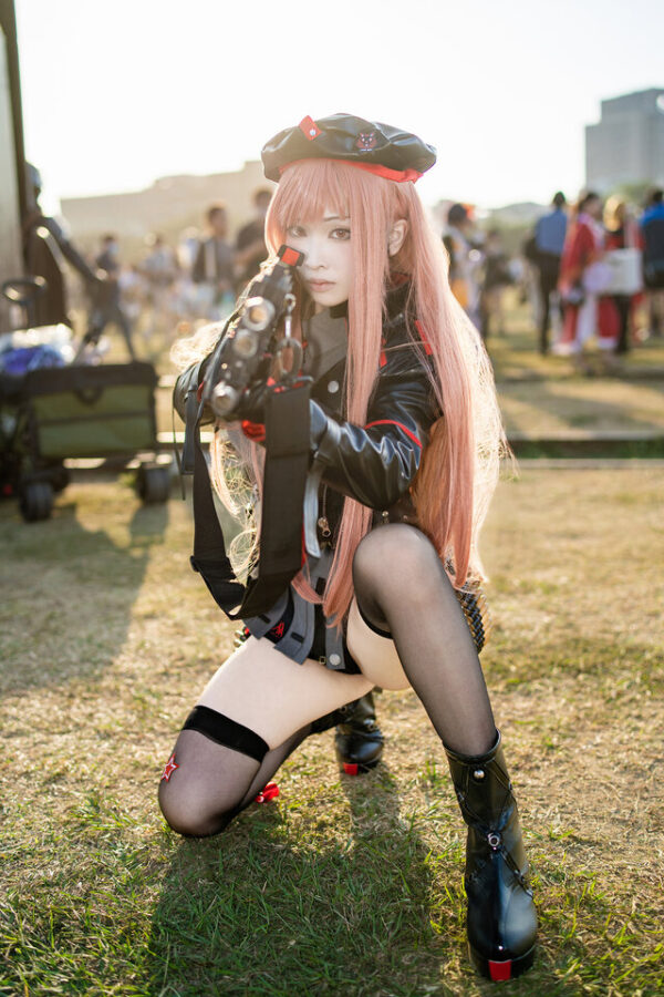 图片[3]-驳二冬阳下的战术凝视：小楠阿嬤拉毗的冷感战场-cos图咖