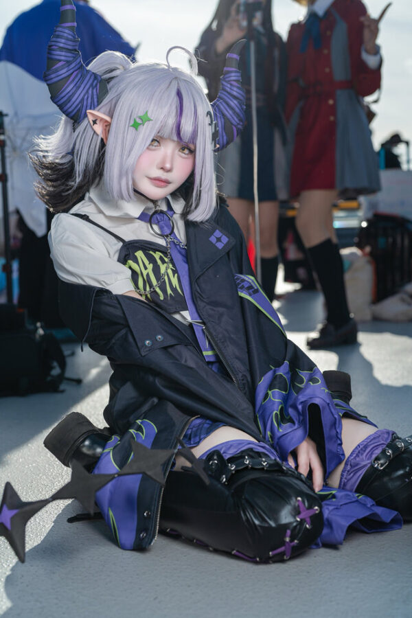 图片[3]-冬日暖阳下的傲娇支配者：猫山たぬ拉普拉斯的反差美学-cos图咖