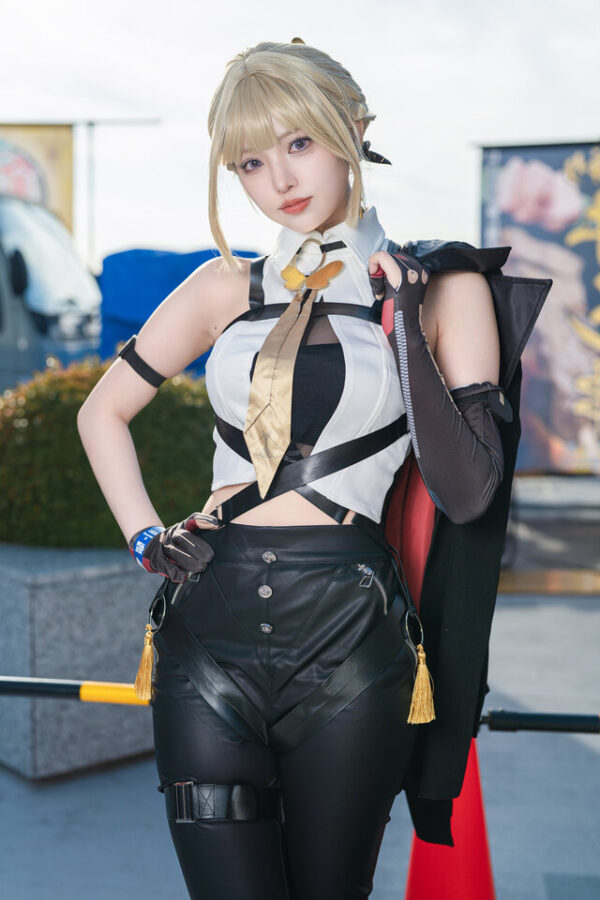 图片[2]-东京冬阳下的次元突破：高島江梨奈伊芙琳的展会高光-cos图咖