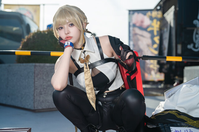 东京冬阳下的次元突破：高島江梨奈伊芙琳的展会高光-cos图咖