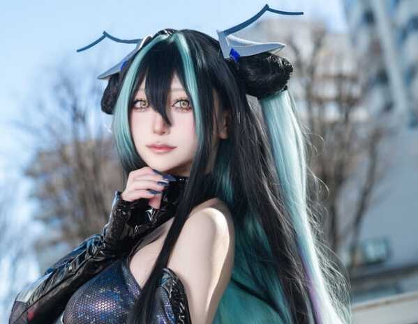 都市光影中的未来人鱼：Otochan小美人鱼的冷感柔美-cos图咖