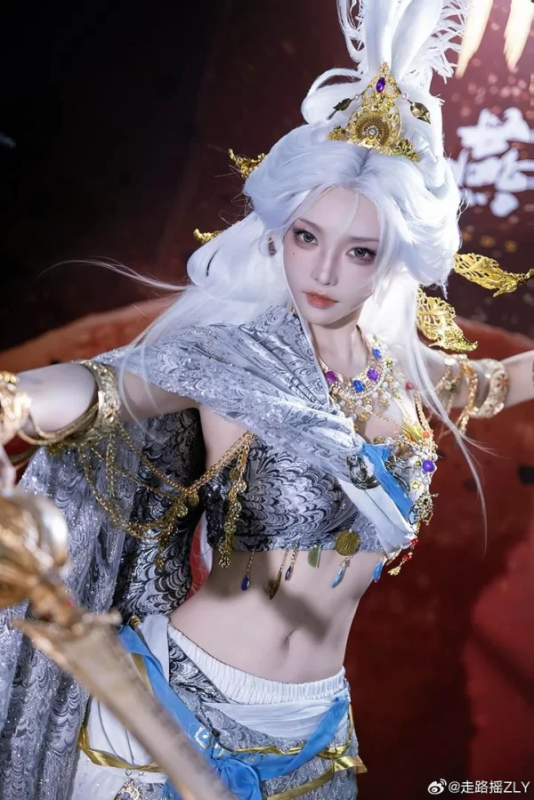 剑气入魂魅惑众生：走路摇ZLY神还原燕云十六声千夜COS-cos图咖
