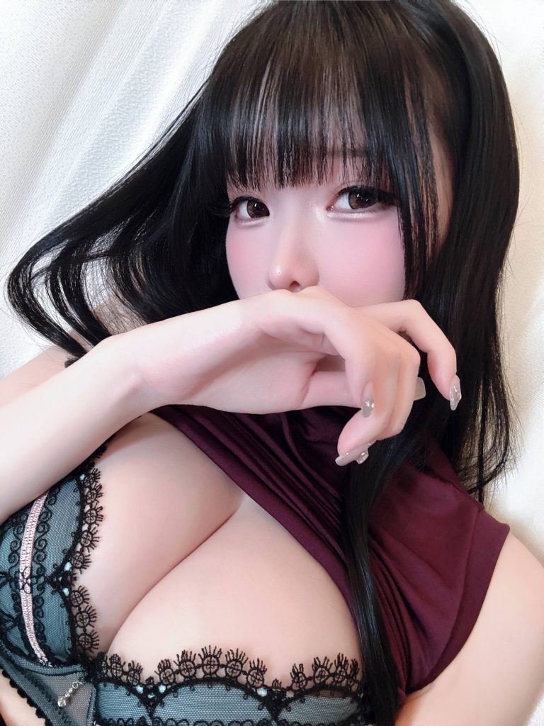 图片[4]-秩序边界的冷感凝视：霜月shimo办公室OL的权力隐喻-cos图咖